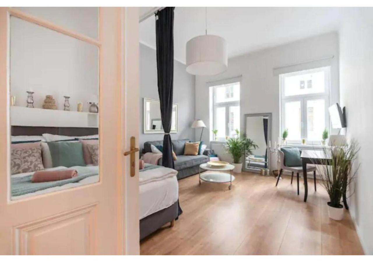 Luxurious And Bright, 5 Min To City Center Daire Viyana Dış mekan fotoğraf