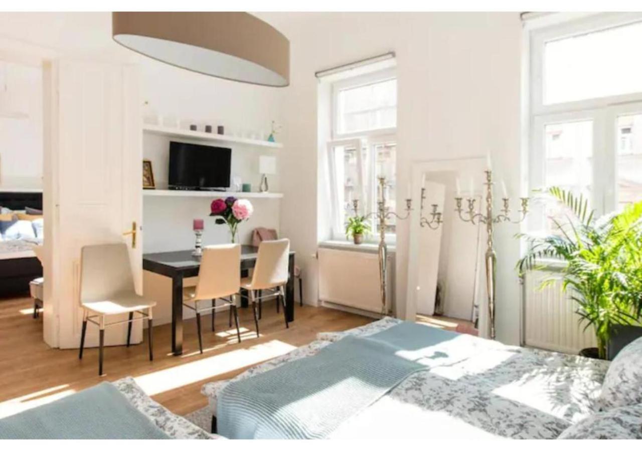 Luxurious And Bright, 5 Min To City Center Daire Viyana Dış mekan fotoğraf