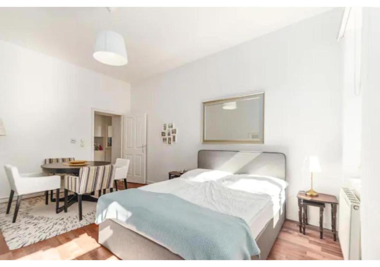 Luxurious And Bright, 5 Min To City Center Daire Viyana Dış mekan fotoğraf