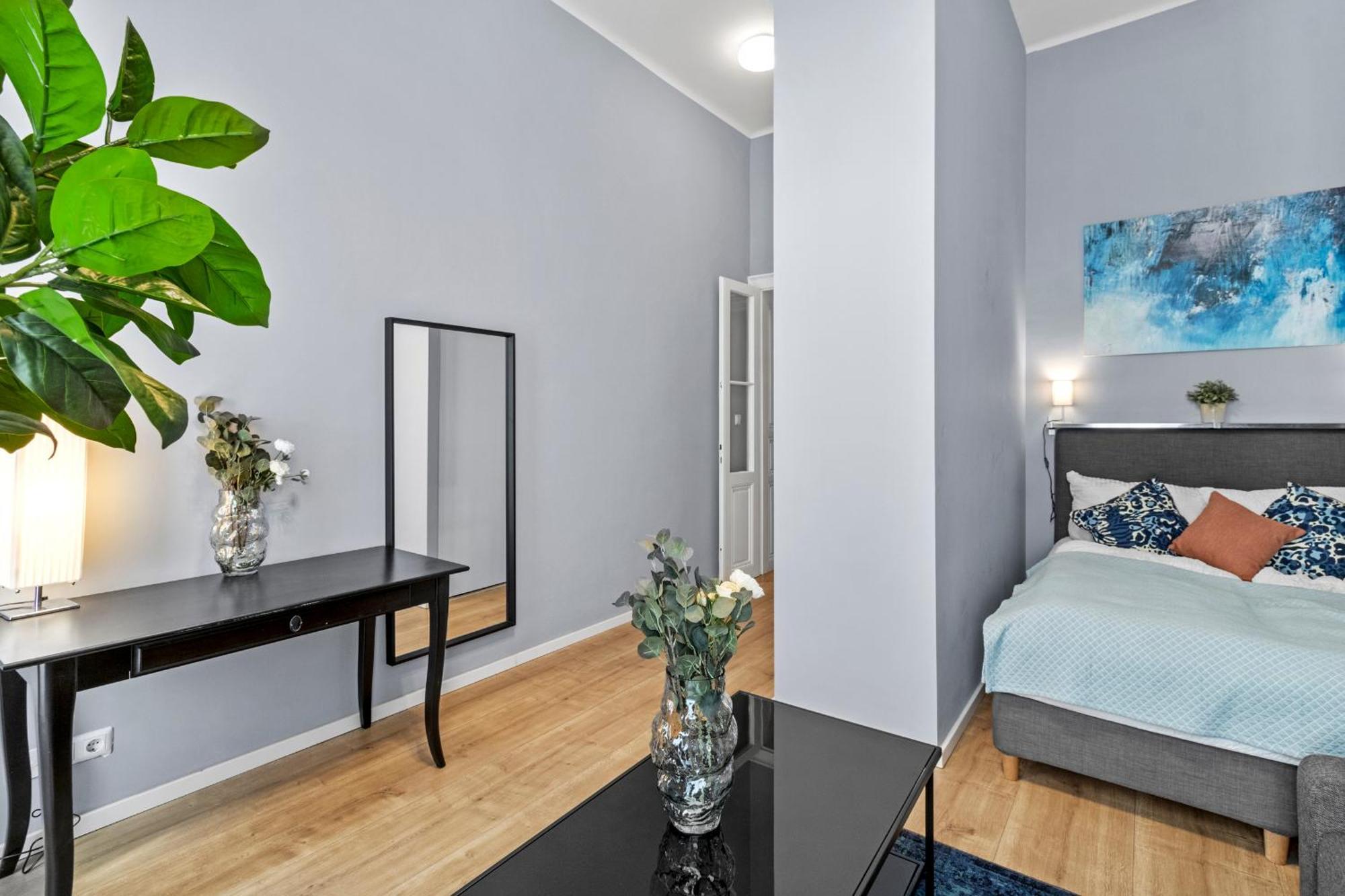 Luxurious And Bright, 5 Min To City Center Daire Viyana Dış mekan fotoğraf